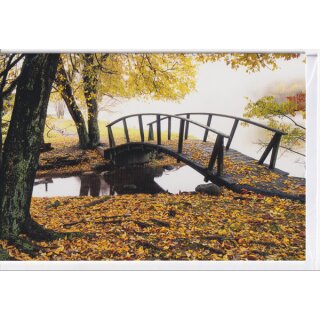 Grußkarte Brücke im Herbstwald